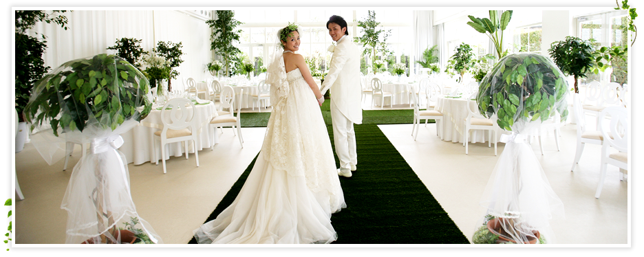 岡山市北長瀬の結婚式場ならクリスタルテラス nature -ナチュレ-。太陽の光と美しい緑の中でガーデンパーティのウェディング